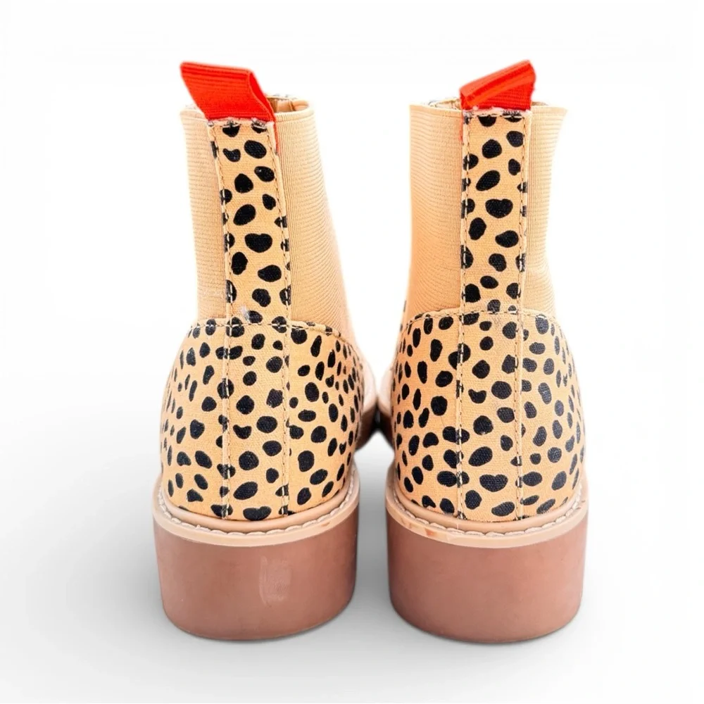 Dolce Vita Chelsea Boots Women Leopard Print Ankle Pull-On Lug Sole Size 7 NWT